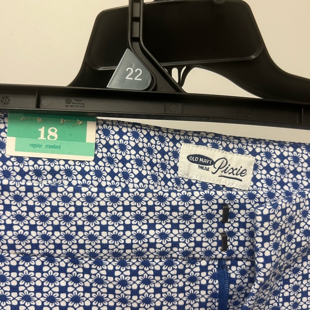 Old Navy Blue Patterned Pixie Ankle Pants - Picture 3 of 5